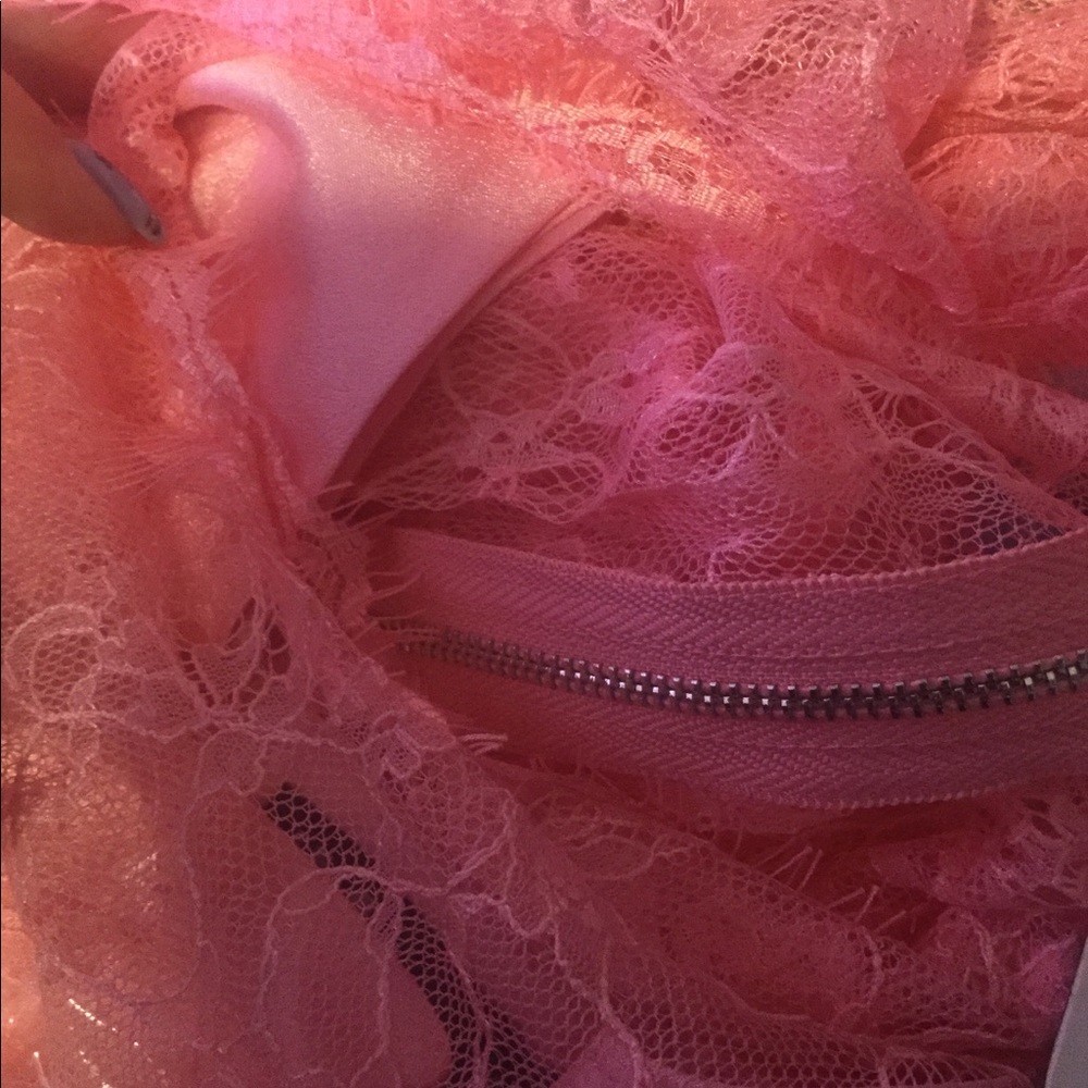 ❌DONATED❌Pink Overlay Lace Ruffled Hem Long Bell Sleeve Top - Picture 6 of 9